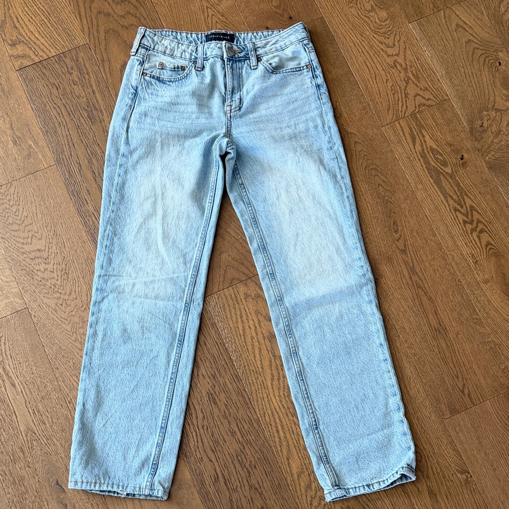 Aeropostale Light Wash Straight Leg Jeans